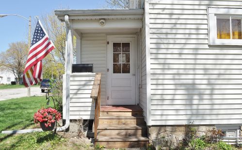 3764 84th St, Milwaukee WI  53228-1704 exterior