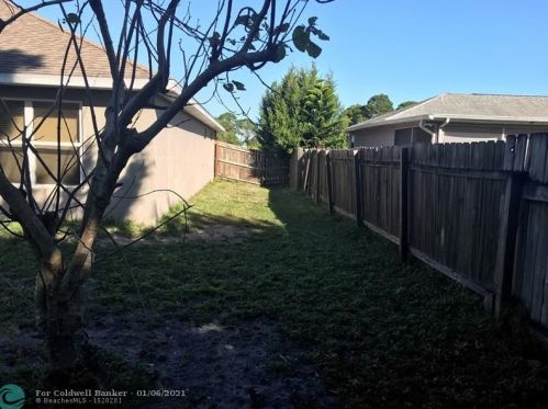 570 Ryder Rd, Fort Pierce FL 34953-6003 exterior