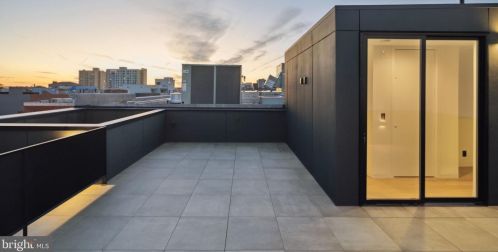 1355 Kater St, Philadelphia PA 19147-1817 exterior