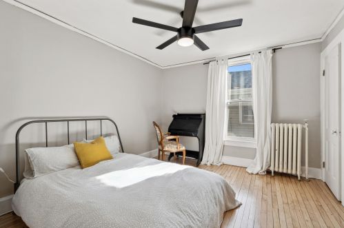 1672 Cass St, Milwaukee WI  53202-2053 exterior