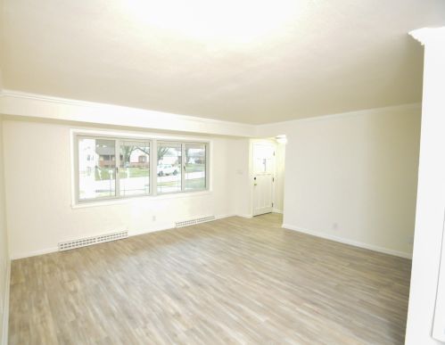 8671 54th St, Milwaukee, WI 53223-3000