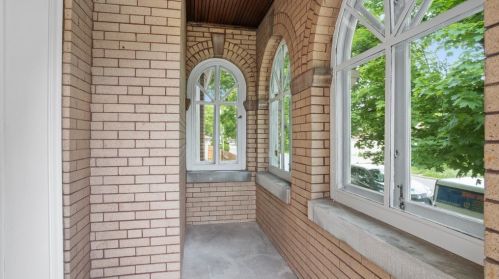 5900 Roscoe St, Chicago IL  60634-4224 exterior