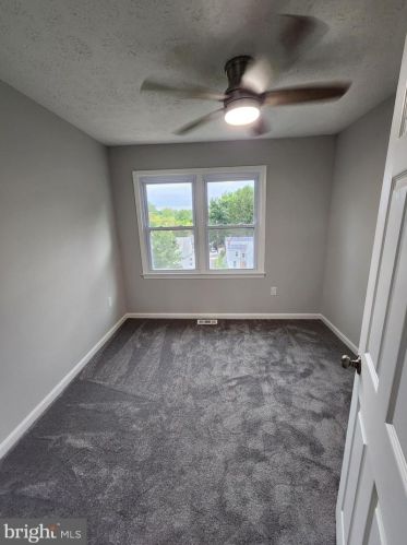 8124 Bonaire Ct, Silver Spring MD 20910-4663 exterior