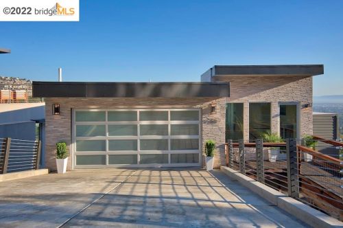 1550 Grand View Dr, Berkeley CA 94705-1637 exterior