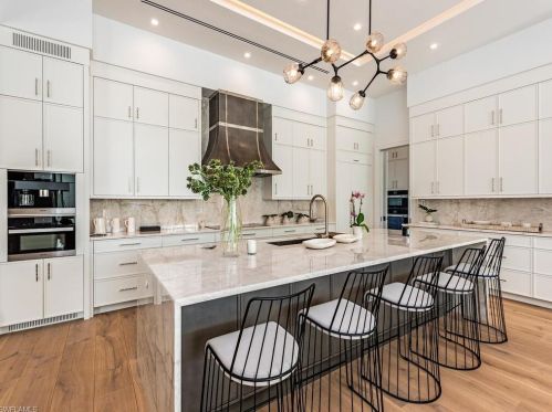 722 16 Ave, Naples FL 34117-2239 exterior