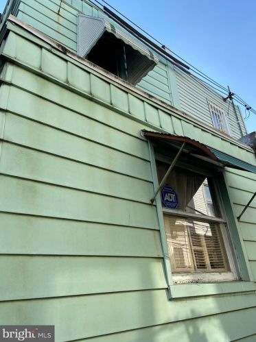 2812 Cedar St, Philadelphia PA 19134-4449 exterior