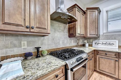 6033 City Walk Ln, Atlanta GA 30328 exterior