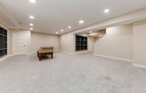 111 Clinton Ave, Elmhurst IL 60126-2906 exterior