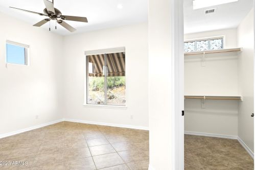 527 Briles Rd, Phoenix AZ  85085-0632 exterior