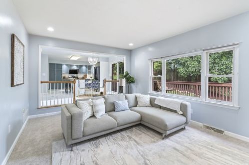 19 Rosemont Ave, Pittsburgh PA 15228-2434 exterior