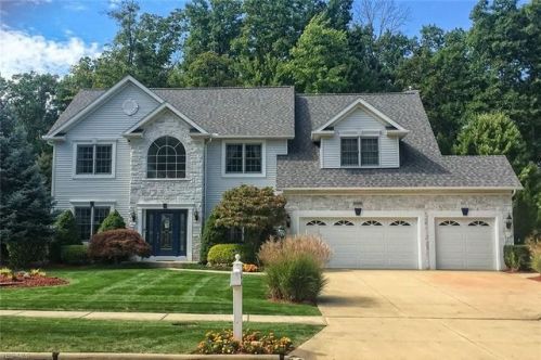 20198 Colleen Ct, Cleveland, OH 44149-0930