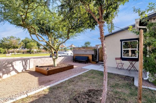 2545 15 St, Phoenix AZ 85040-1303 exterior