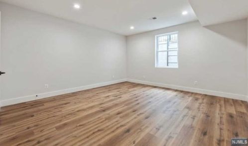 32 Pleasant St, Haworth NJ  07641-1929 exterior