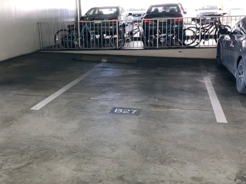 1561 Kanunu St, Honolulu HI  96814-3245 exterior