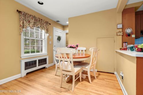 17 Highland Farm Rd, Greenwich CT 06831-2606 exterior