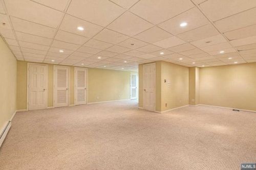 36 Saddle River Rd, Upper Saddle River NJ  07458-3205 exterior