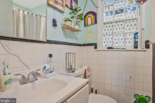 12115 Valleywood Dr, Silver Spring MD 20902-2239 exterior