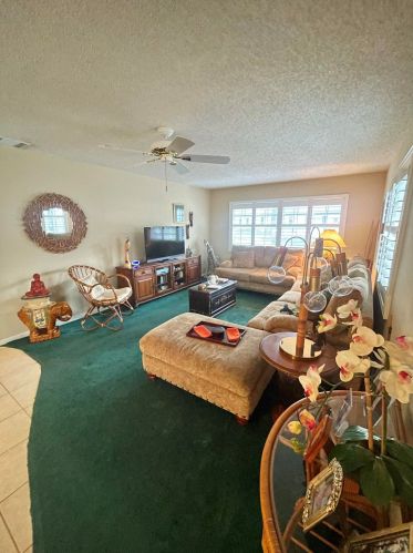 10105 42nd Ter, Boynton Beach FL 33436-4223 exterior