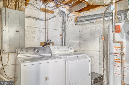 6014 Kings Hwy, Alexandria VA  22303-2232 exterior