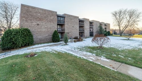 3635 Tucker Pl, Milwaukee WI  53222-2756 exterior