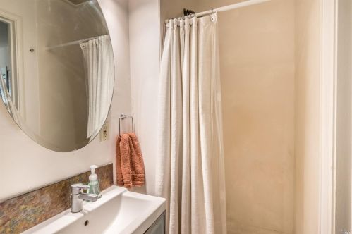 1940 Sunshine Dr, Concord CA 94520-4046 exterior