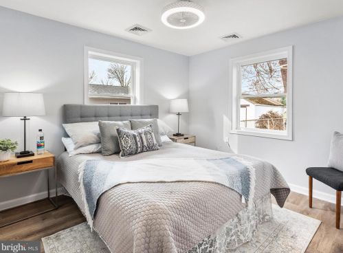 1 Scarlet Ave, Chester PA 19014-2122 exterior