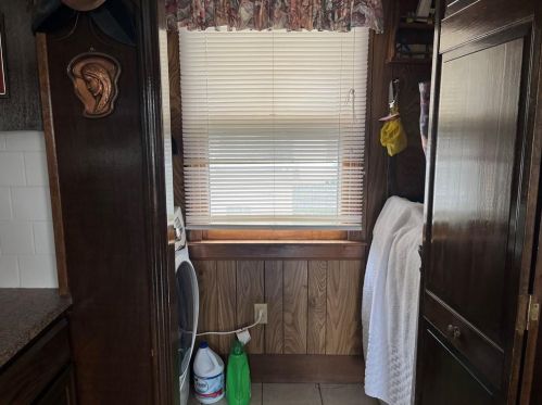 98 Hawkins St, Providence RI 02908-1713 exterior