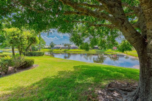 1224 Sun Terrace Cir, Fort Pierce FL 34986-1800 exterior