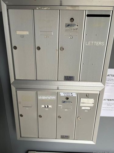 1 Rowan St, Norwalk CT 06855-1926 exterior