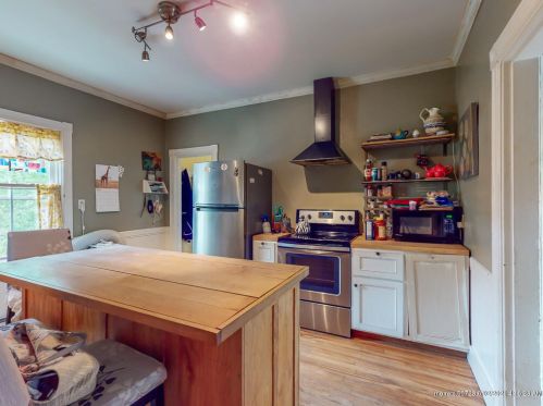 90 Pearl St, Portland ME 04106-4324 exterior