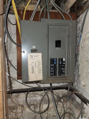 139 Buscher Ave, Valley Stream NY 11580-5204 exterior