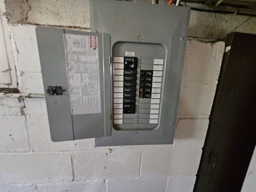 5360 52, Milwaukee WI 53208-3645 exterior