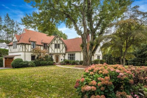 47 Burkewood Rd, Mount Vernon, NY 10552-1231