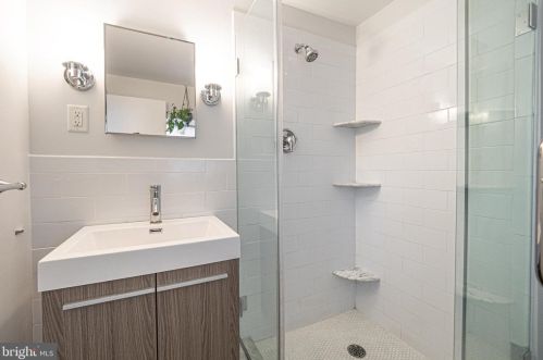 3 War Admiral Ln, Media PA 19063-5238 exterior