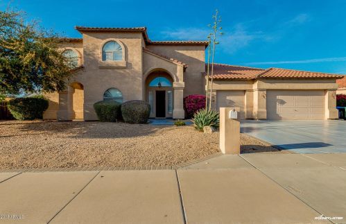 4550 Acoma Dr, Phoenix AZ  85032-4830 exterior