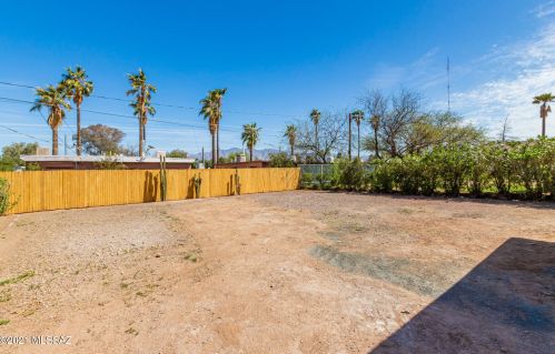 407 Alturas St, Tucson AZ  85705-4220 exterior