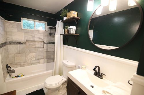 4223 Cedarcrest Ave, Kalamazoo MI 49024-8125 exterior