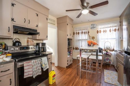 111 Eldridge St, Manchester CT  06040-5551 exterior