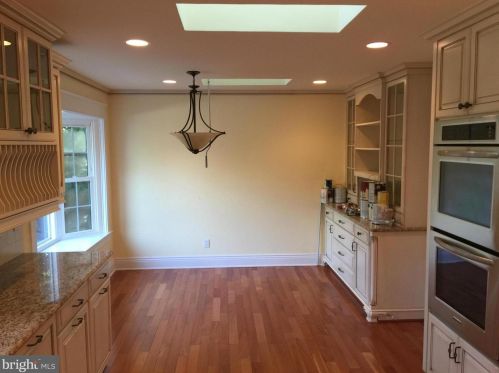 25 Beauvoir Ct, Rockville MD  20855-1250 exterior