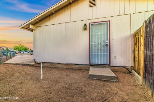 7421 Calle Medina, Tucson AZ  85757-8505 exterior
