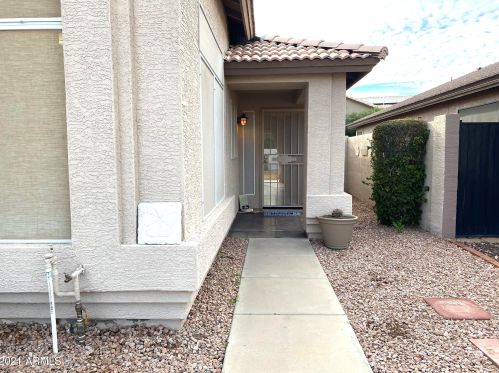 17420 2nd Ave, Phoenix AZ  85023-6573 exterior