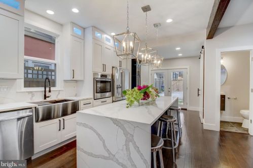 2911 17th St, Washington DC  20018-1825 exterior