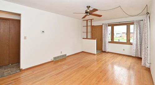 4602 47th St, Milwaukee, WI 53220-4110