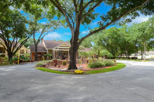 8653 Fancy Finch Dr, Tampa, FL 33614-2379