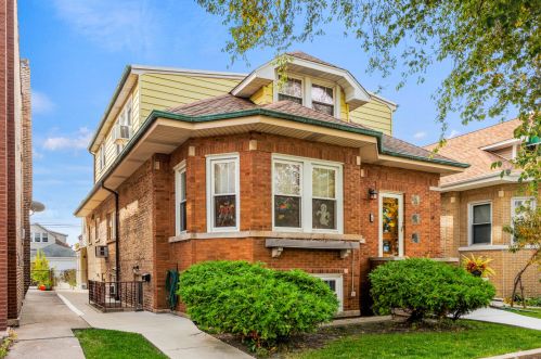 4937 Schubert Ave, Chicago, IL 60639-1728