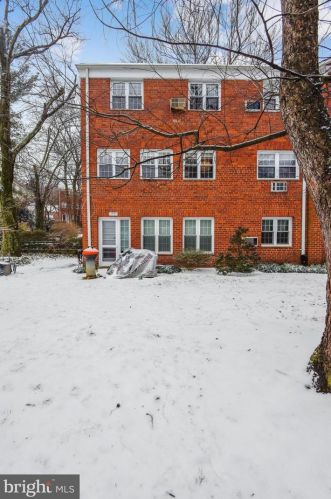 3555 Martha Custis Dr, Alexandria VA 22302-2003 exterior