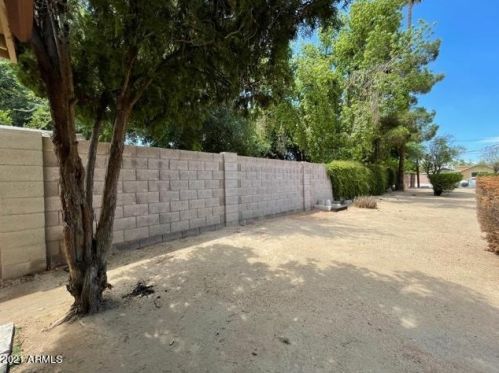 2731 Belmont Ave, Phoenix AZ 85020-4721 exterior