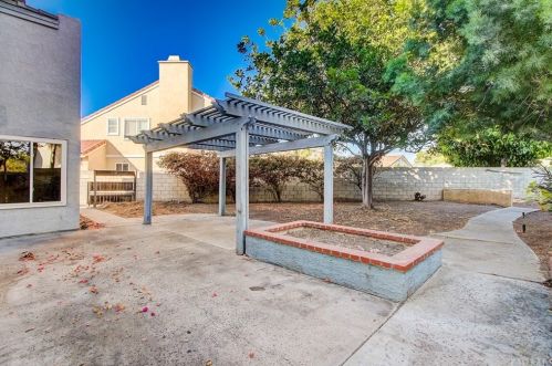 17332 Anglin Ln, Tustin CA 92780-1904 exterior