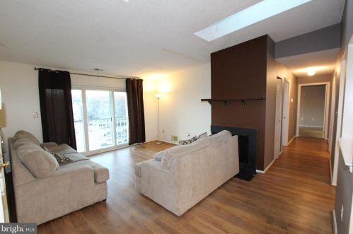 10 Aspen Ct, Trenton NJ  08619-4601 exterior