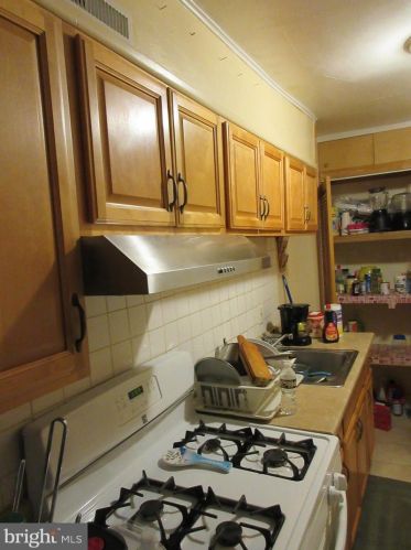 5131 Erdrick St, Philadelphia, PA 19124-1426